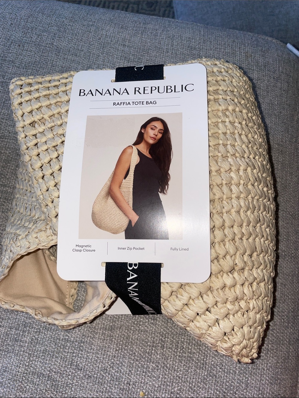 BNWT Banana Republic Handwoven Raffia 100% paper shell & cotton interior Tote